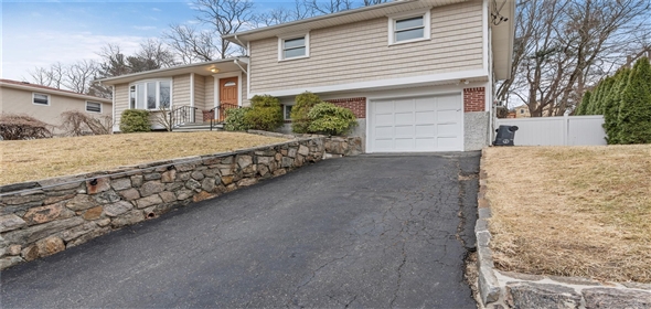 9 Rumbrook Road Elmsford New York, 10523 | Spacious and Beautiful Singlefamily
