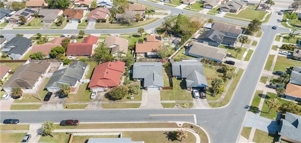 3175 Arrowhead LANE Kissimmee Florida, 34746 | Charming Home