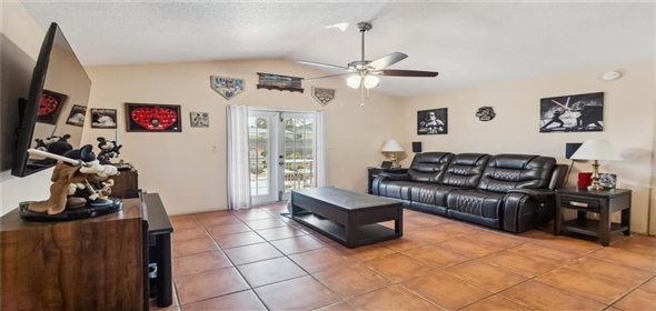 2733 Montego Bay BOULEVARD Kissimmee Florida, 34746 | Conveniently Located Home
