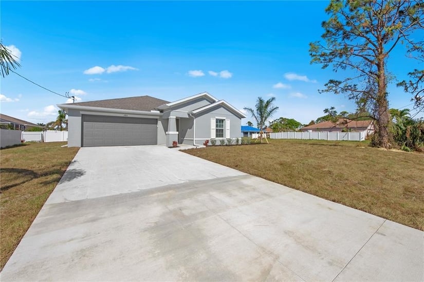 Standalone Home in Port Charlotte