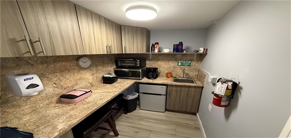 11467 NW 34th St # 11467 Doral Florida, 33178 | Beautiful Warehouse Office