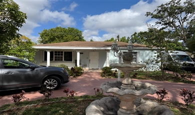 901 NE 128th St , North Miami Florida                                                                                              33161