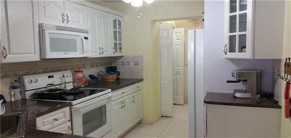 13701 SW 84 St # B Kendall Florida, 33183 | Comfortable Residential Condo