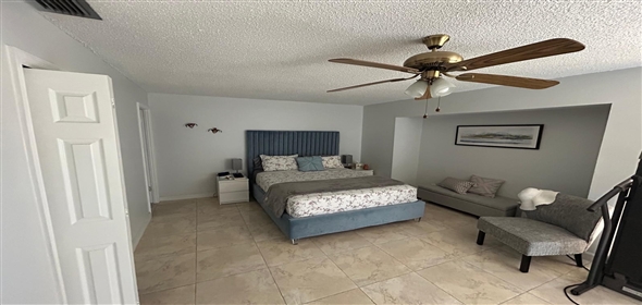 13701 SW 84 St # B Kendall Florida, 33183 | Comfortable Residential Condo