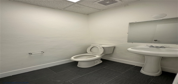 7620 NW 78th Terrace, Medley, Fl 33166 Medley Florida, 33166 | Great Warehouse + Office Space