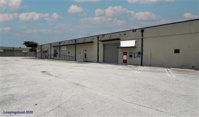  Beautiful Warehouse + Office Space