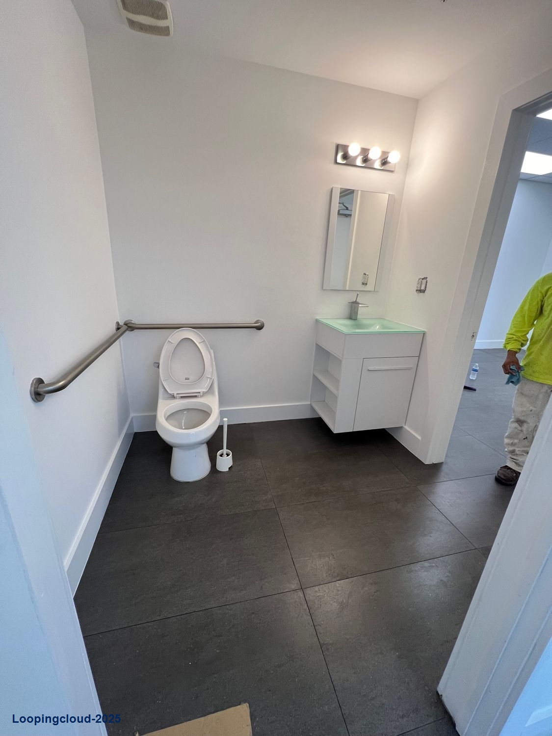 Nice Warehouse + Office Space