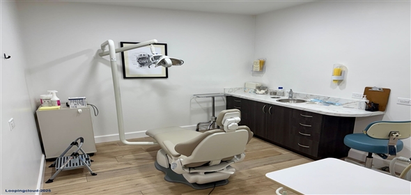 6519 Stadium Dr Zephyrhills Florida, 33542 | Move in Ready - Fully Equipped Dental Office