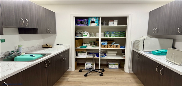 6519 Stadium Dr Zephyrhills Florida, 33542 | Move in Ready - Fully Equipped Dental Office