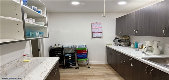6519 Stadium Dr Zephyrhills Florida, 33542 | Move in Ready - Fully Equipped Dental Office