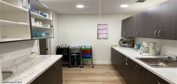 6519 Stadium Dr Zephyrhills Florida, 33542 | Move in Ready - Fully Equipped Dental Office