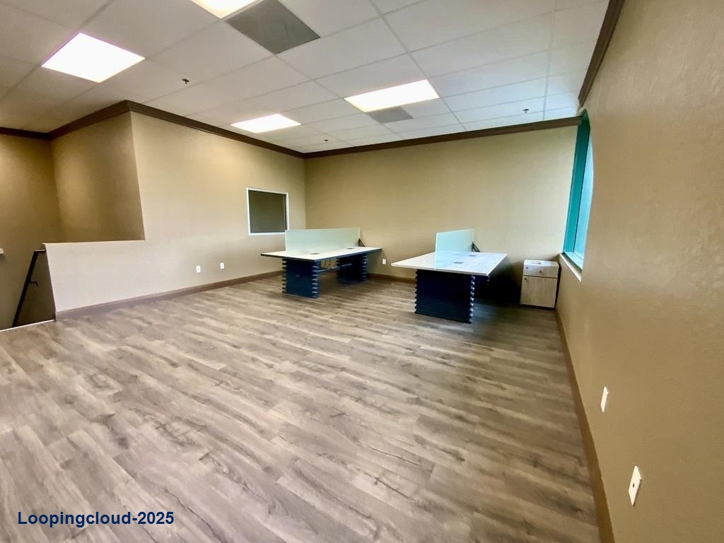 Drew Tina Commerce Center - Suite 15