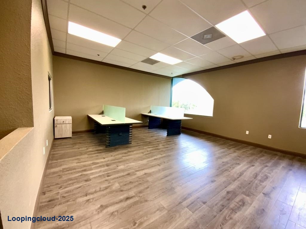 Drew Tina Commerce Center - Suite 15