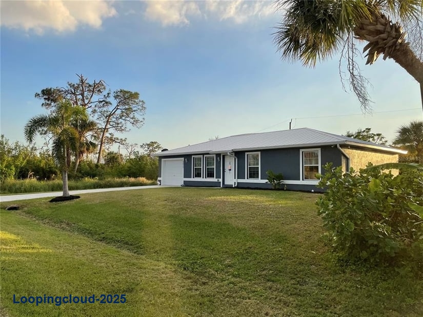 Home for Sale in Port Charlotte