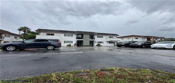 214 SW 1st St # 4 Pompano Beach Florida, 33060 | Charming Residential Condo