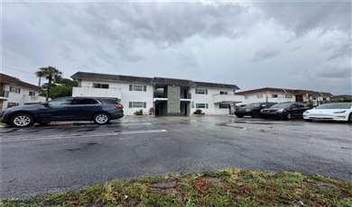 214 SW 1st St # 4 Pompano Beach Florida, 33060 | Charming Residential Condo