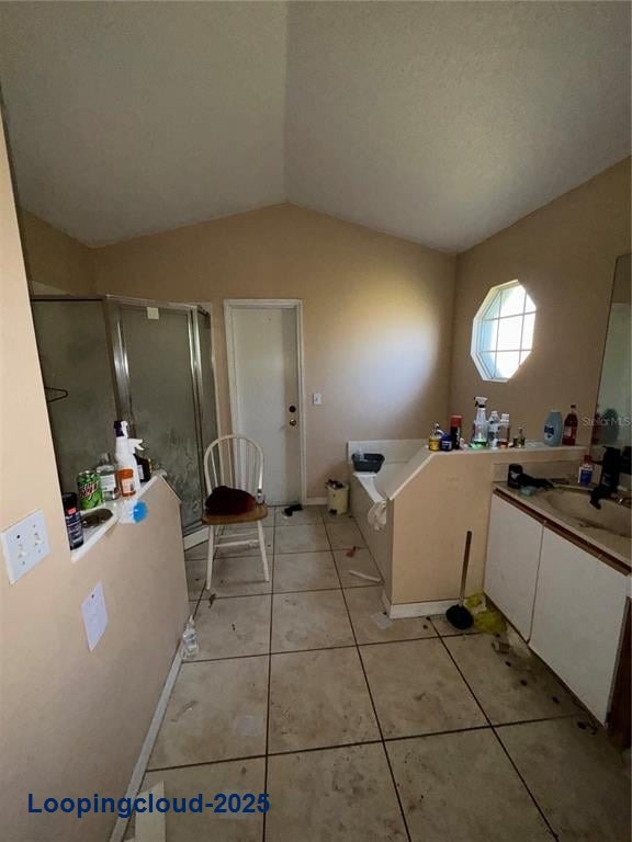 Beautiful Single-Family Fixer-Upper – 4-Bed Home on Oversized Lot with Great Potential