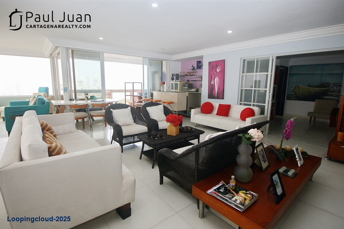 Spacious Penthouse with Breathtaking Views of El Laguito & Cartagena Skyline