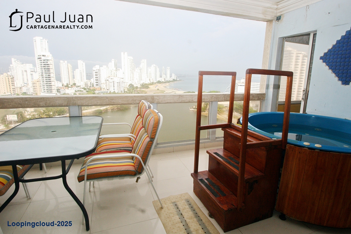Spacious Penthouse with Breathtaking Views of El Laguito & Cartagena Skyline