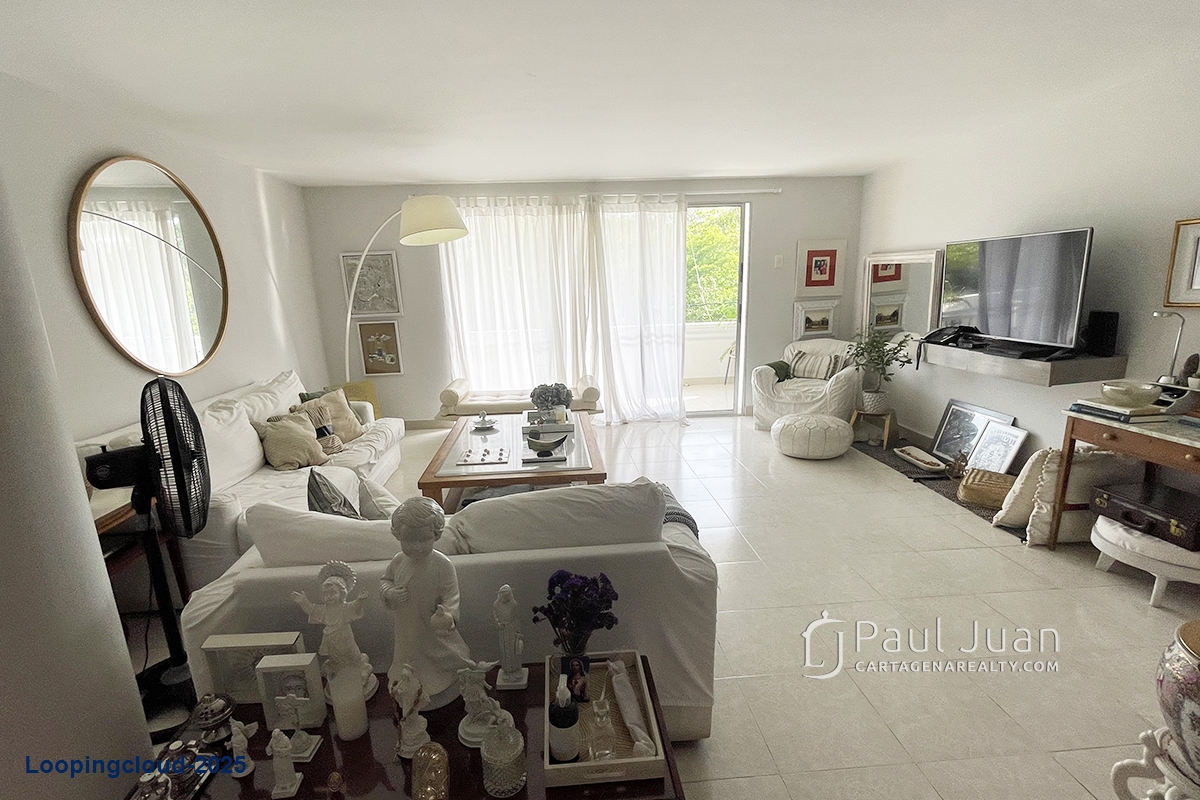 Stylish Two-Story Apartment in Bocagrande with Panoramic Ocean Views and Dual Balconies