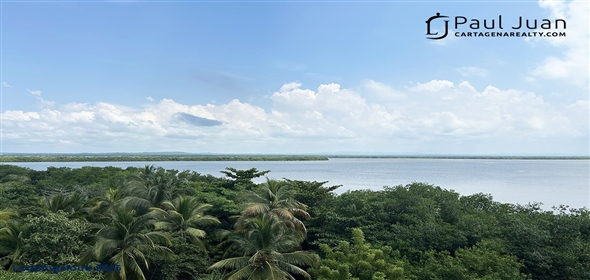 20th Street # 18-70.  Bolivar, 130001 | Impeccable 3-Bedroom Apartment with Study, Balcony & Garage – Move-In Ready!