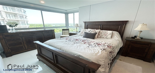 20th Street # 18-70.  Bolivar, 130001 | Impeccable 3-Bedroom Apartment with Study, Balcony & Garage – Move-In Ready!