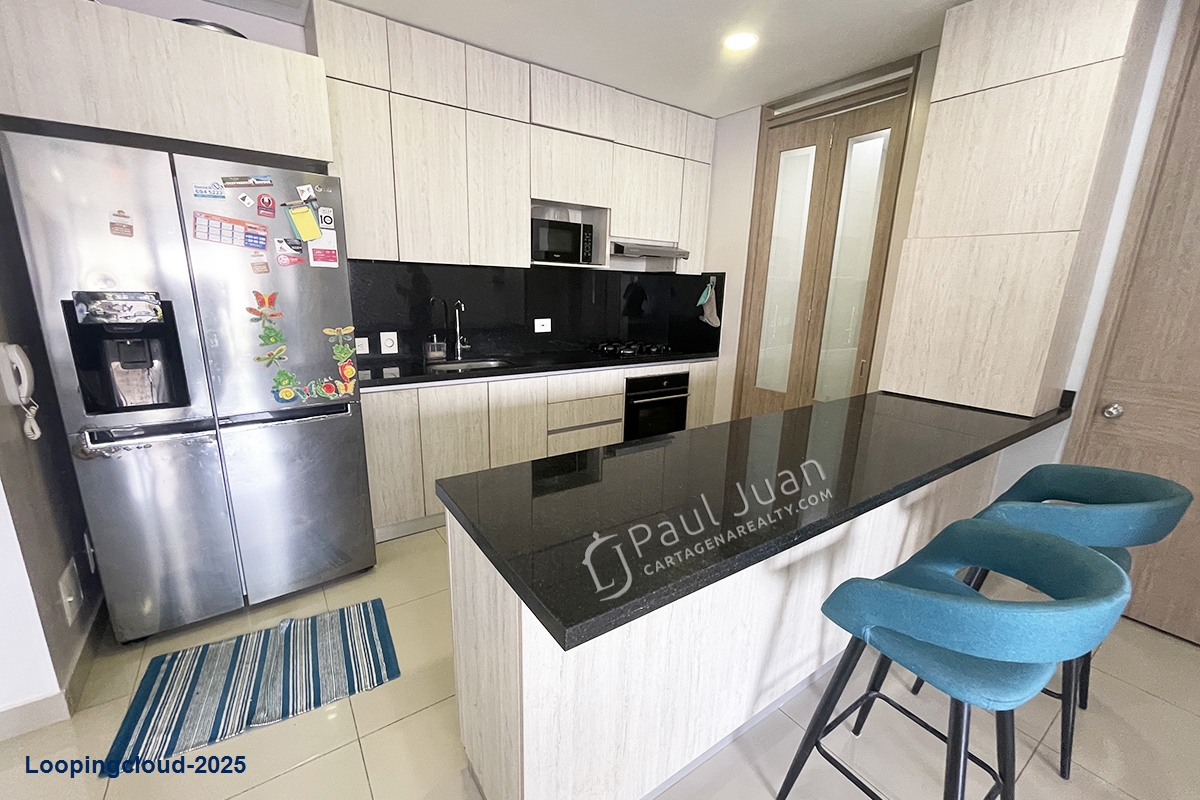 Spacious 3-Bedroom Apartment with Bocagrande Views & Tourist Rental Approval!