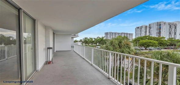 2801 NE 183 St # 301 Aventura Florida, 33160 | Nice and Beautiful Condo