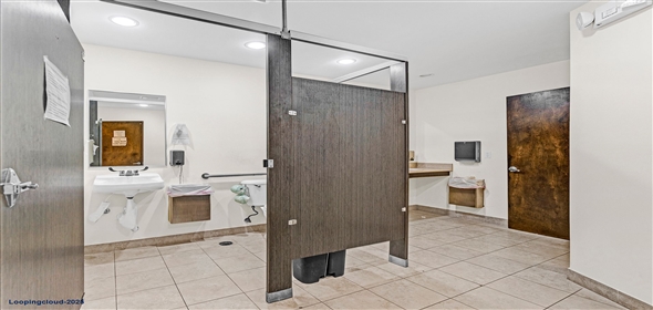 4790 NW 157th St Hialeah Florida, 33014 | Great Industrial Freestanding Building