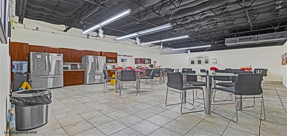 4790 NW 157th St Hialeah Florida, 33014 | Great Industrial Freestanding Building