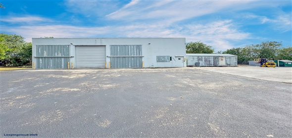 4790 NW 157th St Hialeah Florida, 33014 | Great Industrial Freestanding Building