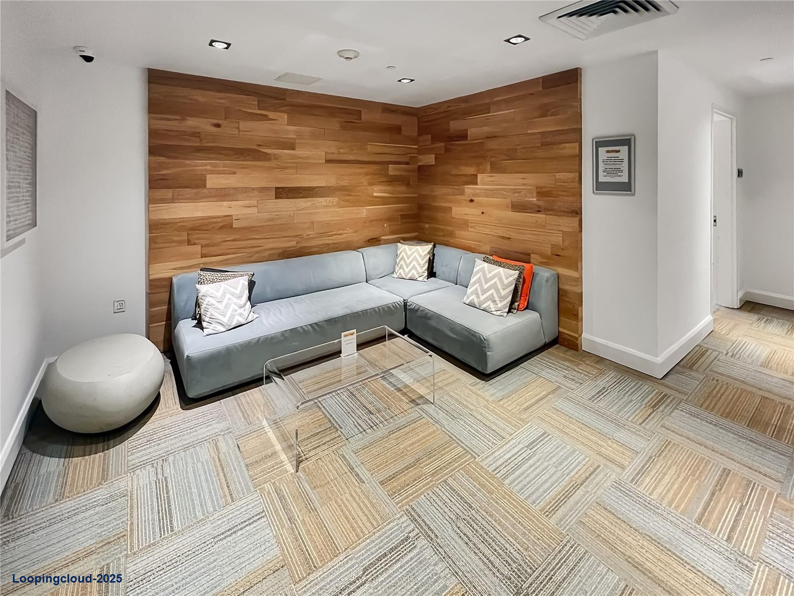 Elegant and Luxurious Residential