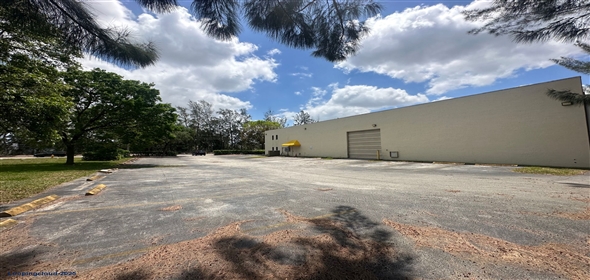 2180 NW 94th Avenue Doral Florida, 33172 | Nice Freestanding Building