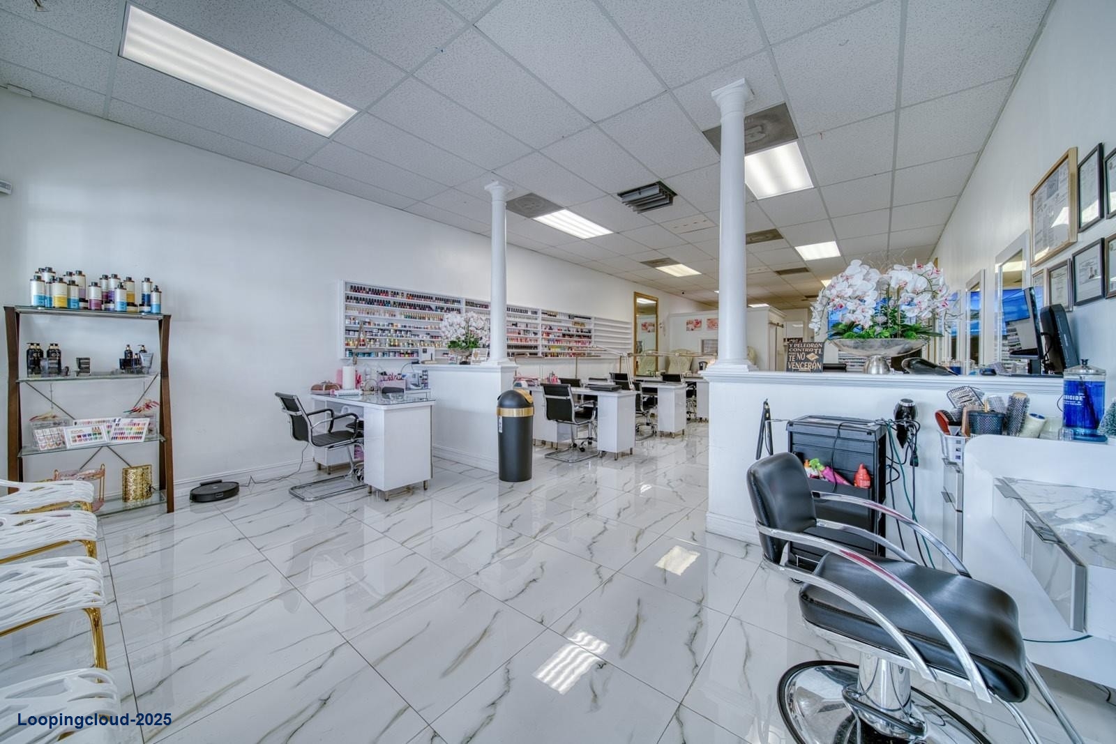 Contemporary, Fully Equipped Beauty Salon Available for Sale – Eureka & Florida Turnpike Area