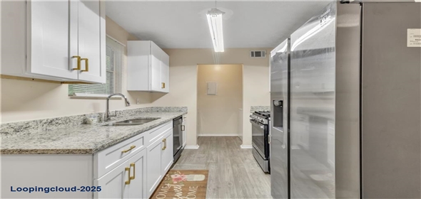 1077 Mainstreet Valley Drive Stone Mountain Georgia, 30088 | Charming Lakeside Single family Home with Peaceful Views