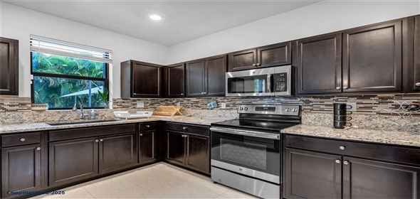 24806 SW 118th Ave Homestead Florida, 33032 | Sophisticated and Classic Home