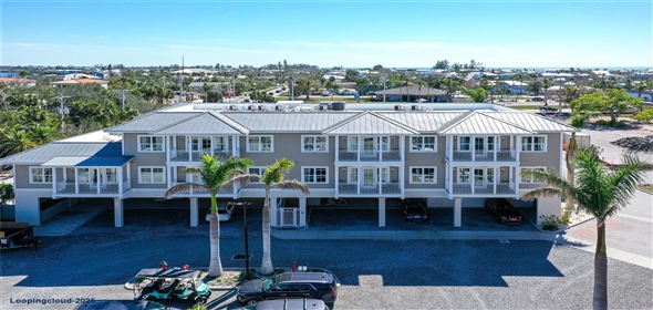 5325 MARINA Drive #431 Holmes Beach Florida, 34217 | Stylish and Comfortable Condominium