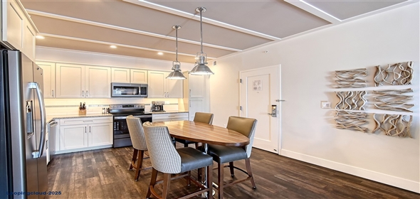 5325 MARINA Drive #431 Holmes Beach Florida, 34217 | Stylish and Comfortable Condominium