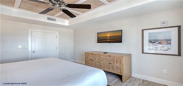 5325 MARINA Drive #431 Holmes Beach Florida, 34217 | Stylish and Comfortable Condominium