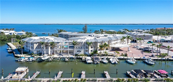 5325 MARINA Drive #431 Holmes Beach Florida, 34217 | Stylish and Comfortable Condominium