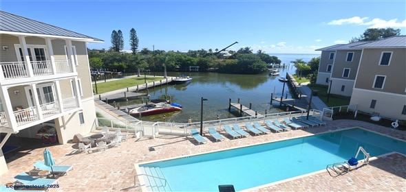 5325 MARINA Drive #431 Holmes Beach Florida, 34217 | Stylish and Comfortable Condominium