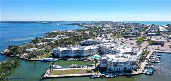 5325 MARINA Drive #431 Holmes Beach Florida, 34217 | Stylish and Comfortable Condominium