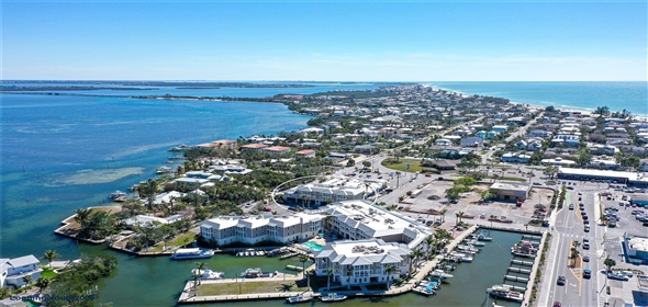 5325 MARINA Drive #431 Holmes Beach Florida, 34217 | Stylish and Comfortable Condominium
