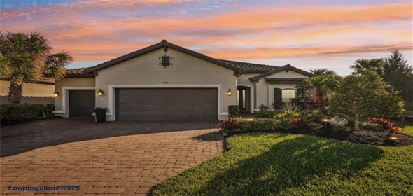 5203 RUSHMERE Court Palmetto Florida, 34221 | Elegant & Comfortable Single Family Residence