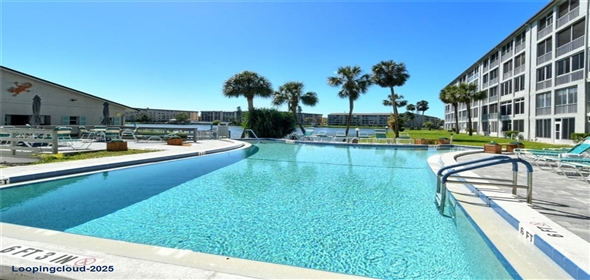 3108 LAKE BAYSHORE Drive #211 Bradenton Florida, 34205 | Luxury Renovated Corner Unit Condo
