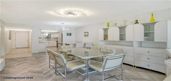 3108 LAKE BAYSHORE Drive #211 Bradenton Florida, 34205 | Luxury Renovated Corner Unit Condo