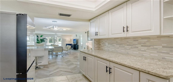 3108 LAKE BAYSHORE Drive #211 Bradenton Florida, 34205 | Luxury Renovated Corner Unit Condo