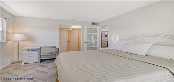 3108 LAKE BAYSHORE Drive #211 Bradenton Florida, 34205 | Luxury Renovated Corner Unit Condo