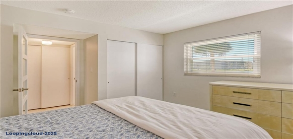 3108 LAKE BAYSHORE Drive #211 Bradenton Florida, 34205 | Luxury Renovated Corner Unit Condo