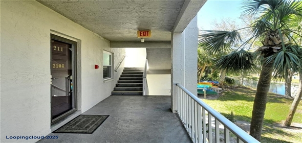 3108 LAKE BAYSHORE Drive #211 Bradenton Florida, 34205 | Luxury Renovated Corner Unit Condo